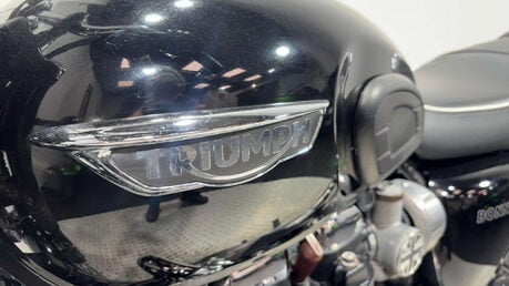 Triumph Bonneville 2017 7K SERVICED VERY CLEAN 1200CC RETRO BIKE 33