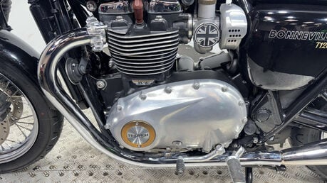 Triumph Bonneville 2017 7K SERVICED VERY CLEAN 1200CC RETRO BIKE 20
