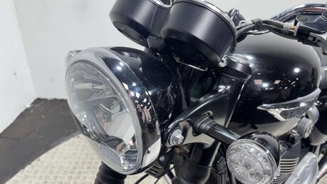 Triumph Bonneville 2017 7K SERVICED VERY CLEAN 1200CC RETRO BIKE 37
