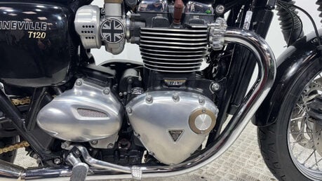 Triumph Bonneville 2017 7K SERVICED VERY CLEAN 1200CC RETRO BIKE 30