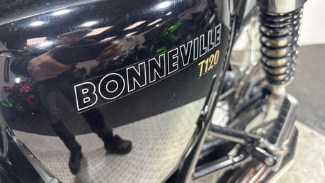 Triumph Bonneville 2017 7K SERVICED VERY CLEAN 1200CC RETRO BIKE 17