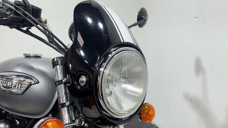 Triumph Bonneville 865 2005 25K NEW MOT SERVICED GREAT CONDITION RETRO CLASSIC 26