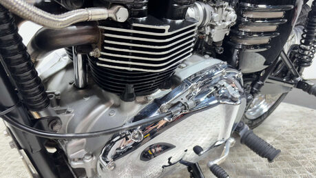 Triumph Bonneville 865 2005 25K NEW MOT SERVICED GREAT CONDITION RETRO CLASSIC 12