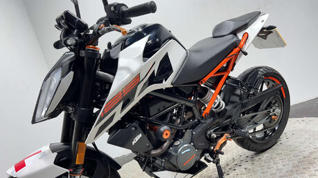KTM Duke 2017 MK2 10K SERVICED NEW MOT WARRANTY 47