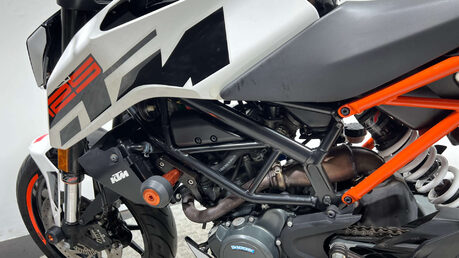 KTM Duke 2017 MK2 10K SERVICED NEW MOT WARRANTY 42