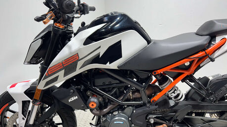 KTM Duke 2017 MK2 10K SERVICED NEW MOT WARRANTY 34