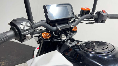 KTM Duke 2017 MK2 10K SERVICED NEW MOT WARRANTY 45
