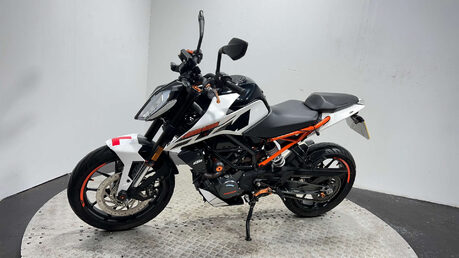 KTM Duke 2017 MK2 10K SERVICED NEW MOT WARRANTY 5