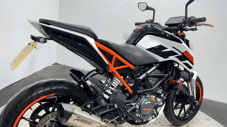 KTM Duke 2017 MK2 10K SERVICED NEW MOT WARRANTY 7