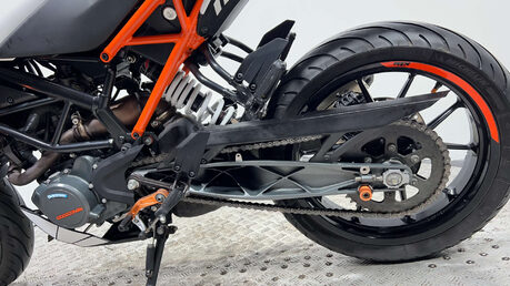KTM Duke 2017 MK2 10K SERVICED NEW MOT WARRANTY 40