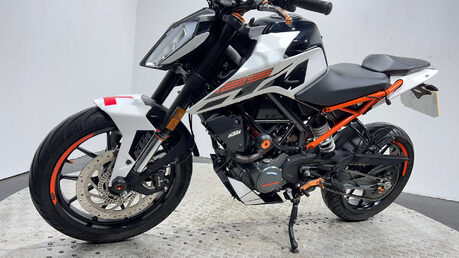 KTM Duke 2017 MK2 10K SERVICED NEW MOT WARRANTY 46