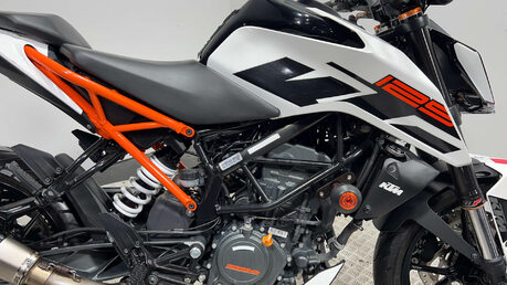 KTM Duke 2017 MK2 10K SERVICED NEW MOT WARRANTY 15