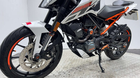 KTM Duke 2017 MK2 10K SERVICED NEW MOT WARRANTY 27