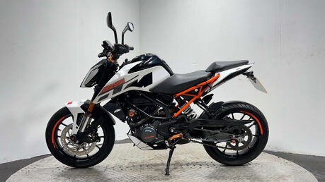 KTM Duke 2017 MK2 10K SERVICED NEW MOT WARRANTY 4