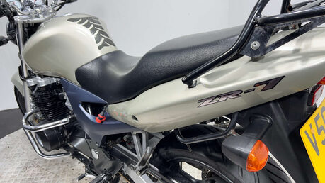 Kawasaki ZR 1999 ONLY 11K NEW MOT SERVICED WARRANTY 750CC NAKED BIKE 21