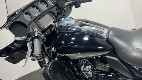 Harley-Davidson Touring 1745 FLHTK Ultra Limited 2017 34K NEW MOT WARRANTY 53