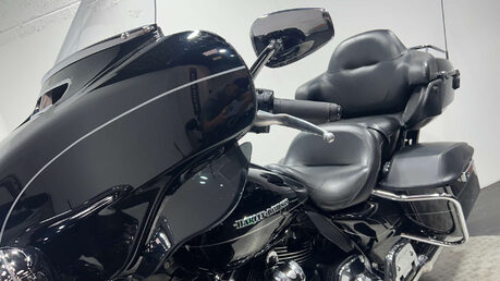 Harley-Davidson Touring 1745 FLHTK Ultra Limited 2017 34K NEW MOT WARRANTY 38