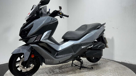 SYM Cruisym 125 2022 11K LARGE MAXI SCOOTER NEW MOT SERVICED 125CC AUTO 5