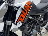 KTM Duke 2016 5k new part 125cc learner naked new mot serviced warranty 36
