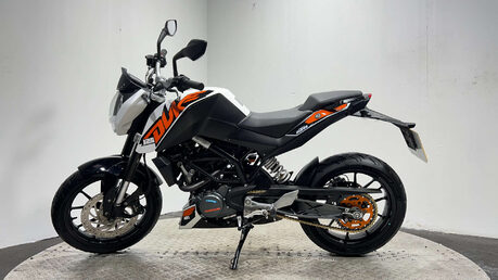 KTM Duke 2016 5k new part 125cc learner naked new mot serviced warranty 4