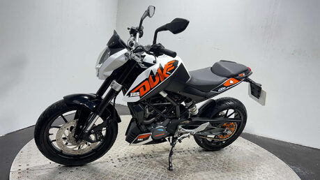 KTM Duke 2016 5k new part 125cc learner naked new mot serviced warranty 5