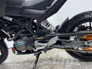 KTM Duke 2016 5k new part 125cc learner naked new mot serviced warranty 40