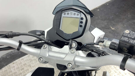 KTM Duke 2016 5k new part 125cc learner naked new mot serviced warranty 31