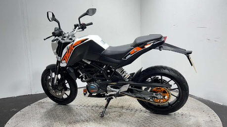 KTM Duke 2016 5k new part 125cc learner naked new mot serviced warranty 6