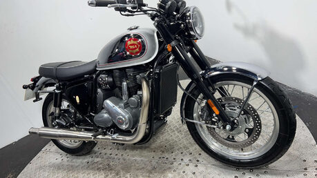 BSA Gold Star 650 2024 only 324 miles retro bike with a twist 650cc single 31