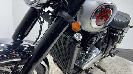BSA Gold Star 650 2024 only 324 miles retro bike with a twist 650cc single 37