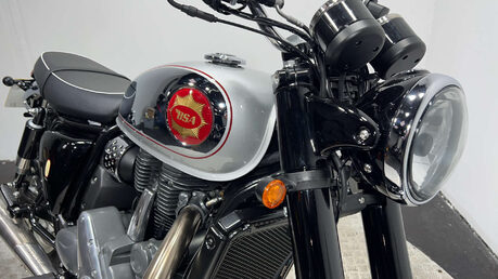 BSA Gold Star 650 2024 only 324 miles retro bike with a twist 650cc single 22