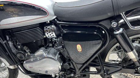 BSA Gold Star 650 2024 only 324 miles retro bike with a twist 650cc single 45