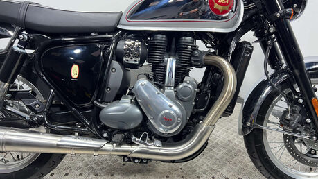 BSA Gold Star 650 2024 only 324 miles retro bike with a twist 650cc single 19