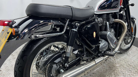 BSA Gold Star 650 2024 only 324 miles retro bike with a twist 650cc single 7