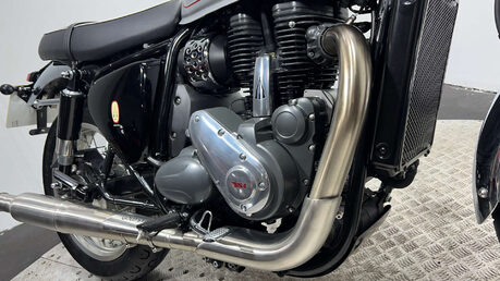 BSA Gold Star 650 2024 only 324 miles retro bike with a twist 650cc single 25