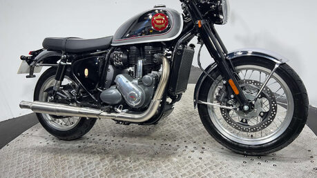 BSA Gold Star 650 2024 only 324 miles retro bike with a twist 650cc single 20