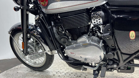 BSA Gold Star 650 2024 only 324 miles retro bike with a twist 650cc single 10