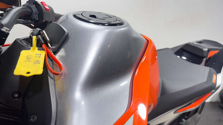 KTM Duke 2018 7K EXCELLENT CONDITION NEW MOT WARRANTY SERVICED 790CC 8