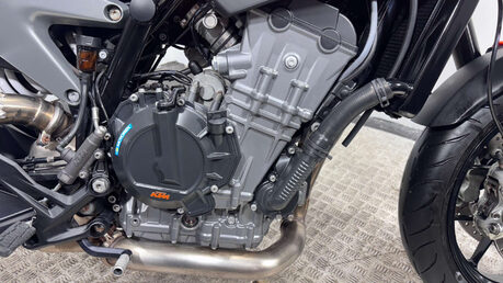 KTM Duke 2018 7K EXCELLENT CONDITION NEW MOT WARRANTY SERVICED 790CC 12