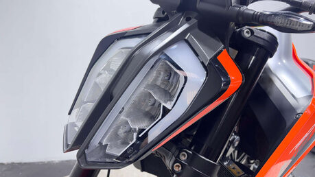 KTM Duke 2018 7K EXCELLENT CONDITION NEW MOT WARRANTY SERVICED 790CC 39