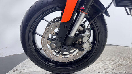 KTM Duke 2018 7K EXCELLENT CONDITION NEW MOT WARRANTY SERVICED 790CC 29