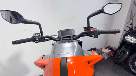 KTM Duke 2018 7K EXCELLENT CONDITION NEW MOT WARRANTY SERVICED 790CC 17