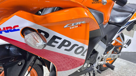 Honda CBR REPSOL 2017 7K SERVICED WARRANTY MOT 125CC SPORT BIKE 41