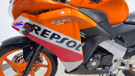 Honda CBR REPSOL 2017 7K SERVICED WARRANTY MOT 125CC SPORT BIKE 30