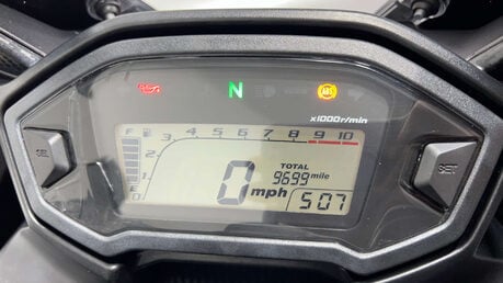 Honda CBR500R CBR 500 2018 9K NEW MOT WARRANTY SERVICED 500CC A2 16
