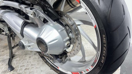 BMW K1200S 2005 25K GREAT CONDITION AKRAPOVIC EXHAUST SERVICED 1200CC 25