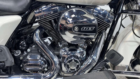 Harley-Davidson Touring 1690 FLHRC ROAD KING CLASSIC 103 2014 33K MOT WARRANTY 26
