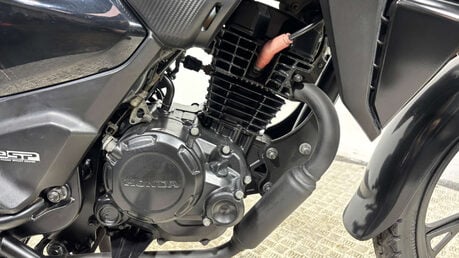 Honda CB 2022 8K NEW MOT WARRANTY 125CC COMMUTER LEARNER BIKE 13