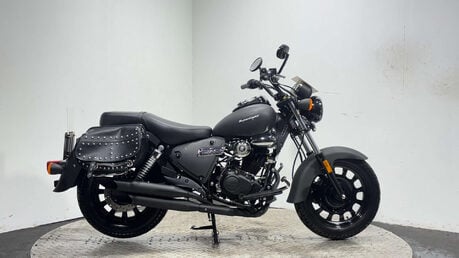 Keeway Superlight 125 2024 400 MILES 125CC LIGHTWEIGHT CRUISER BIKE PANNIERS 1