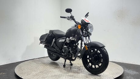 Keeway Superlight 125 2024 400 MILES 125CC LIGHTWEIGHT CRUISER BIKE PANNIERS 3